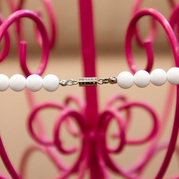 Pretty white and silver bead necklace - Picture 3 of 6